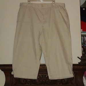 20w CJ Banks cropped pants with stretch